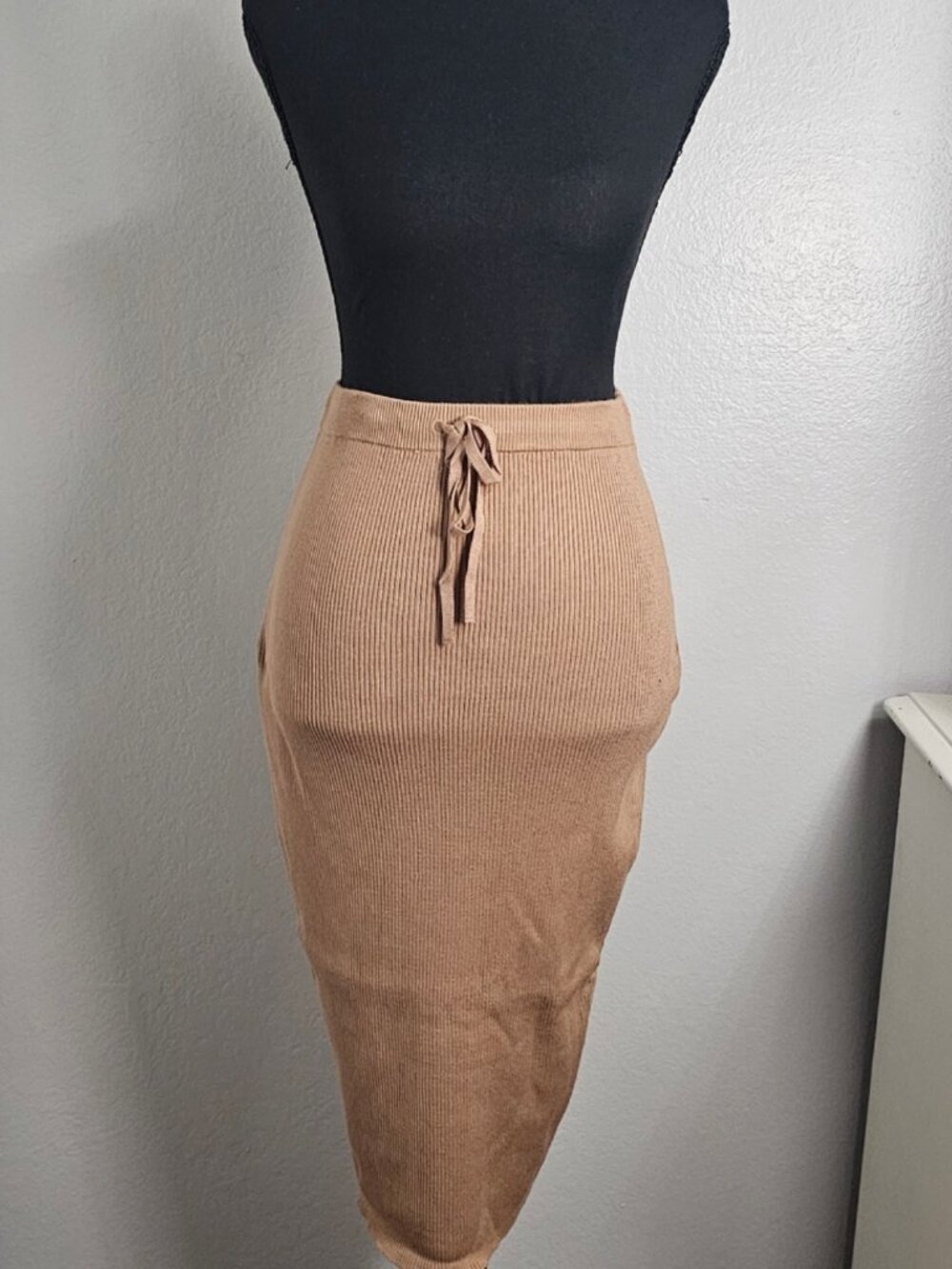 NEW Forever 21 Ribbed Knit Midi Skirt Khaki Tan Drawstring Waist Size Medium - Picture 2 of 6
